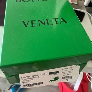 BV Sandel size 39 new